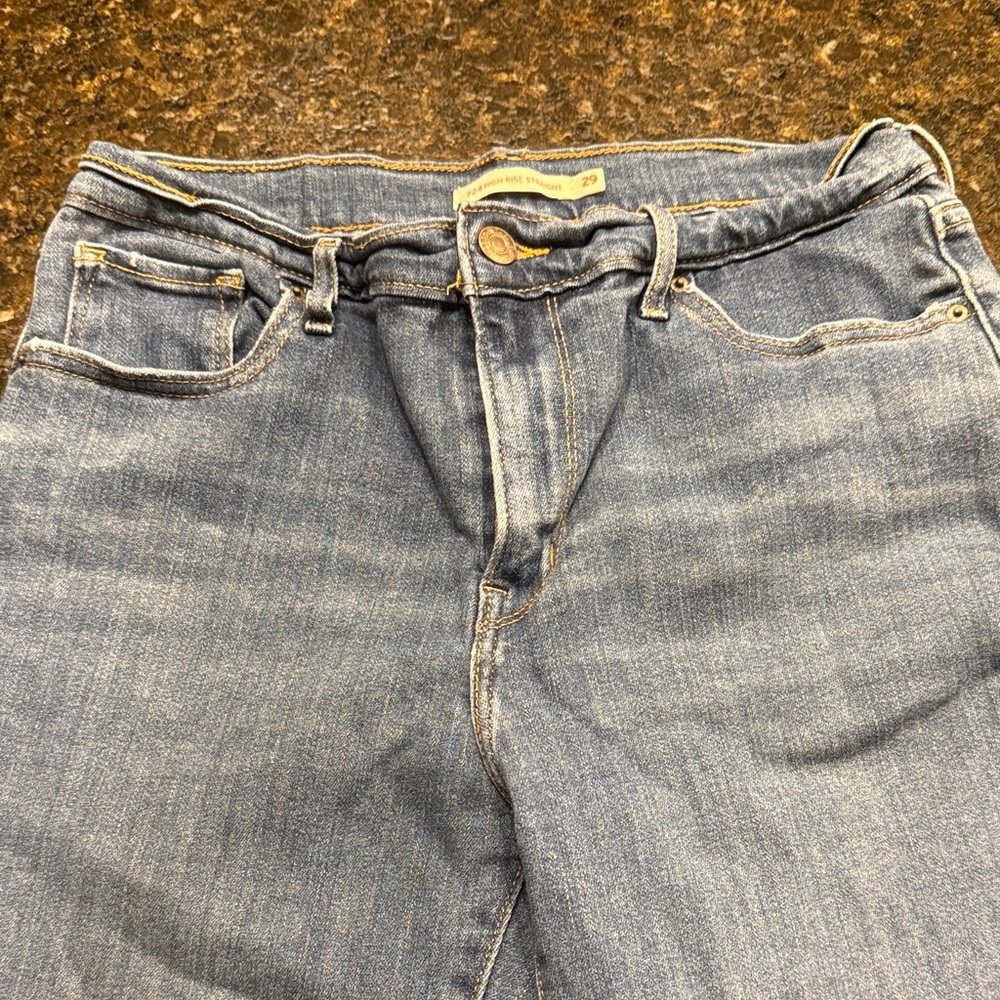 Levi's 724 High Rise Straight Relaxed Fit Light Blue Jeans 29W x 28L